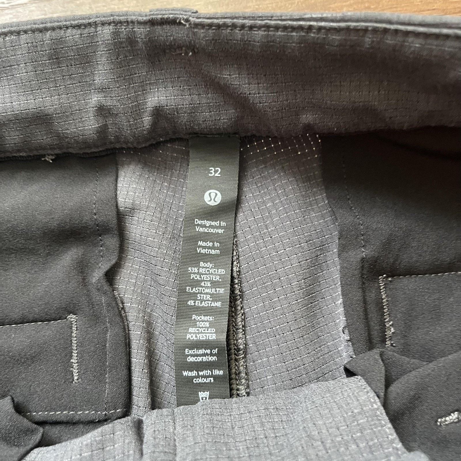 Lululemon Lululemon Pants Mens 32 Gray Commission Slim Warpstreme Golf Size US 32 / EU 48 - 8 Thumbnail