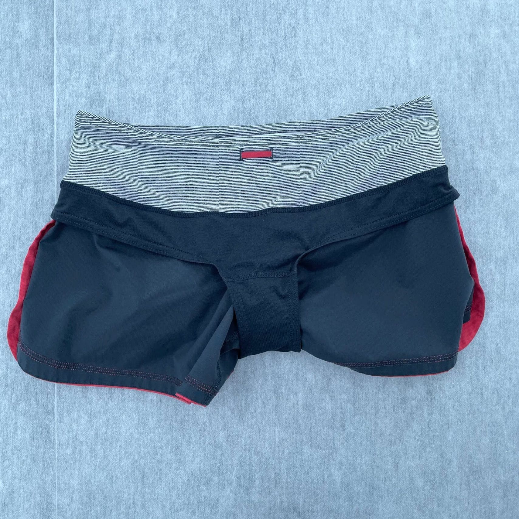 Lululemon Lululemon Shorts Womens 6 Gray Pink Lined Pockets Stretch Logo Ladies 6 Size 28" / US 6 / IT 42 - 5 Thumbnail