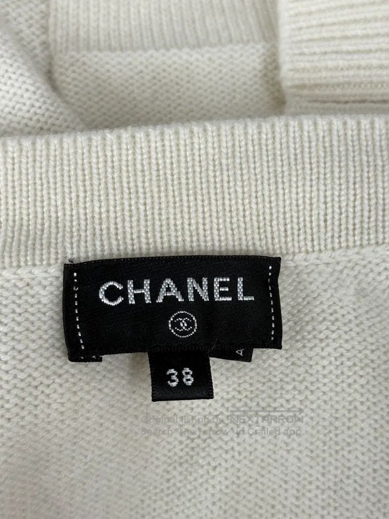 Chanel Chanel White multi-element badge sling top Size XS / US 0-2 / IT 36-38 - 4 Thumbnail