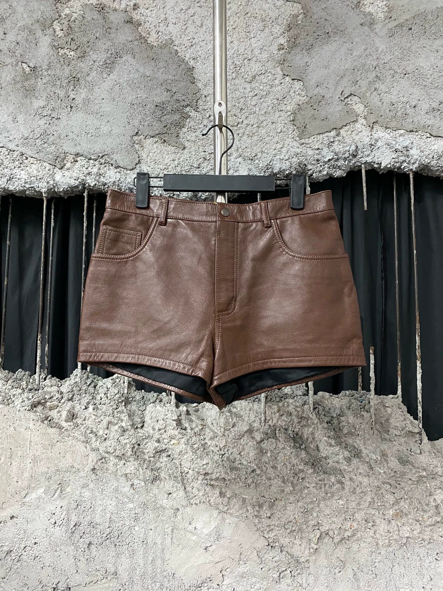 Saint Laurent Paris Saint Laurent SLP leather shorts Size 26" / US 2 / IT 38 - 1 Thumbnail
