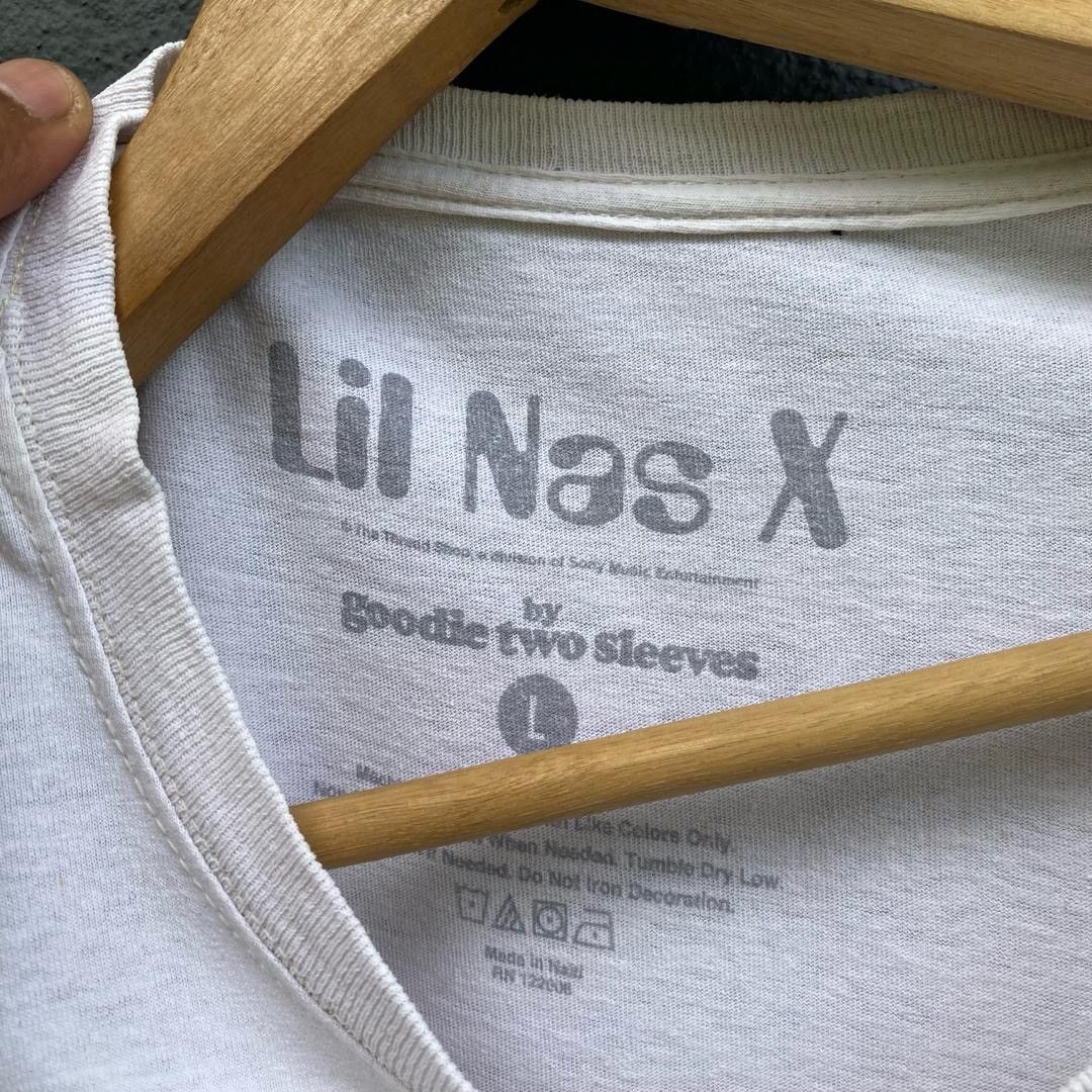 Other Vintage distressed lil nas x old town road tee Size US L / EU 52-54 / 3 - 8 Thumbnail