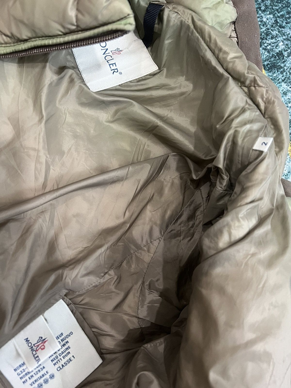 Moncler Vintage Moncler Down Jacket Women distress Size XS / US 0-2 / IT 36-38 - 11 Thumbnail