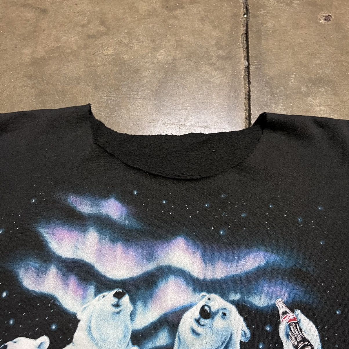 Coca Cola Vintage Coca Cola Polar Bear Sweatshirt Cut Off Cropped 90s Size US L / EU 52-54 / 3 - 6 Thumbnail