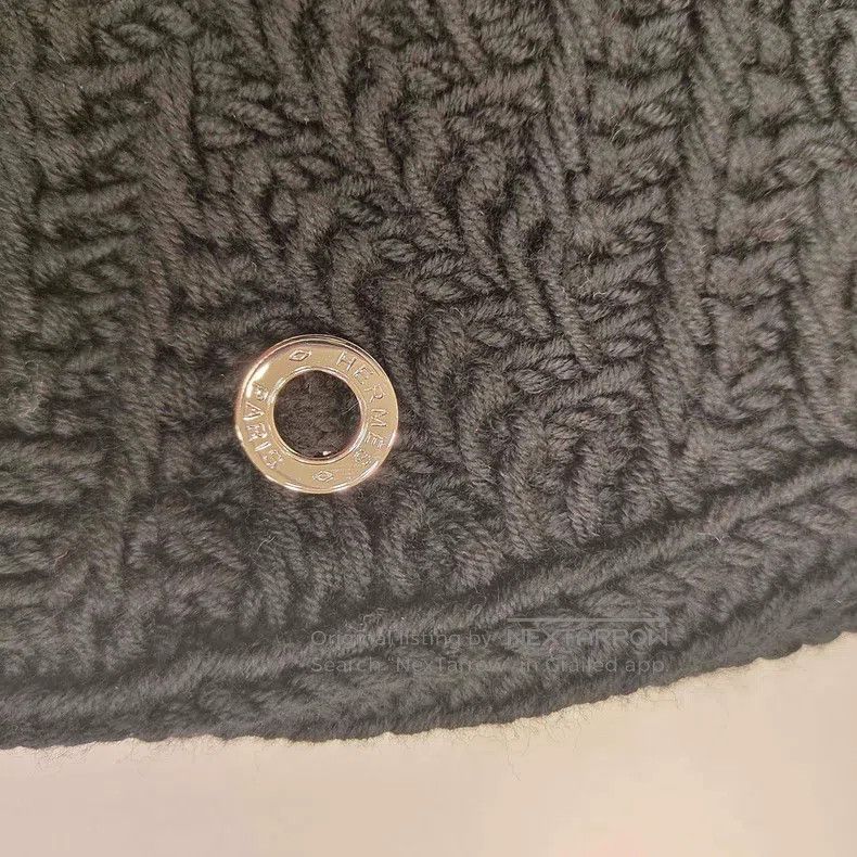 Hermes Hermes Black wool chunky knit off-the-shoulder sweater Size XS / US 0-2 / IT 36-38 - 3 Thumbnail