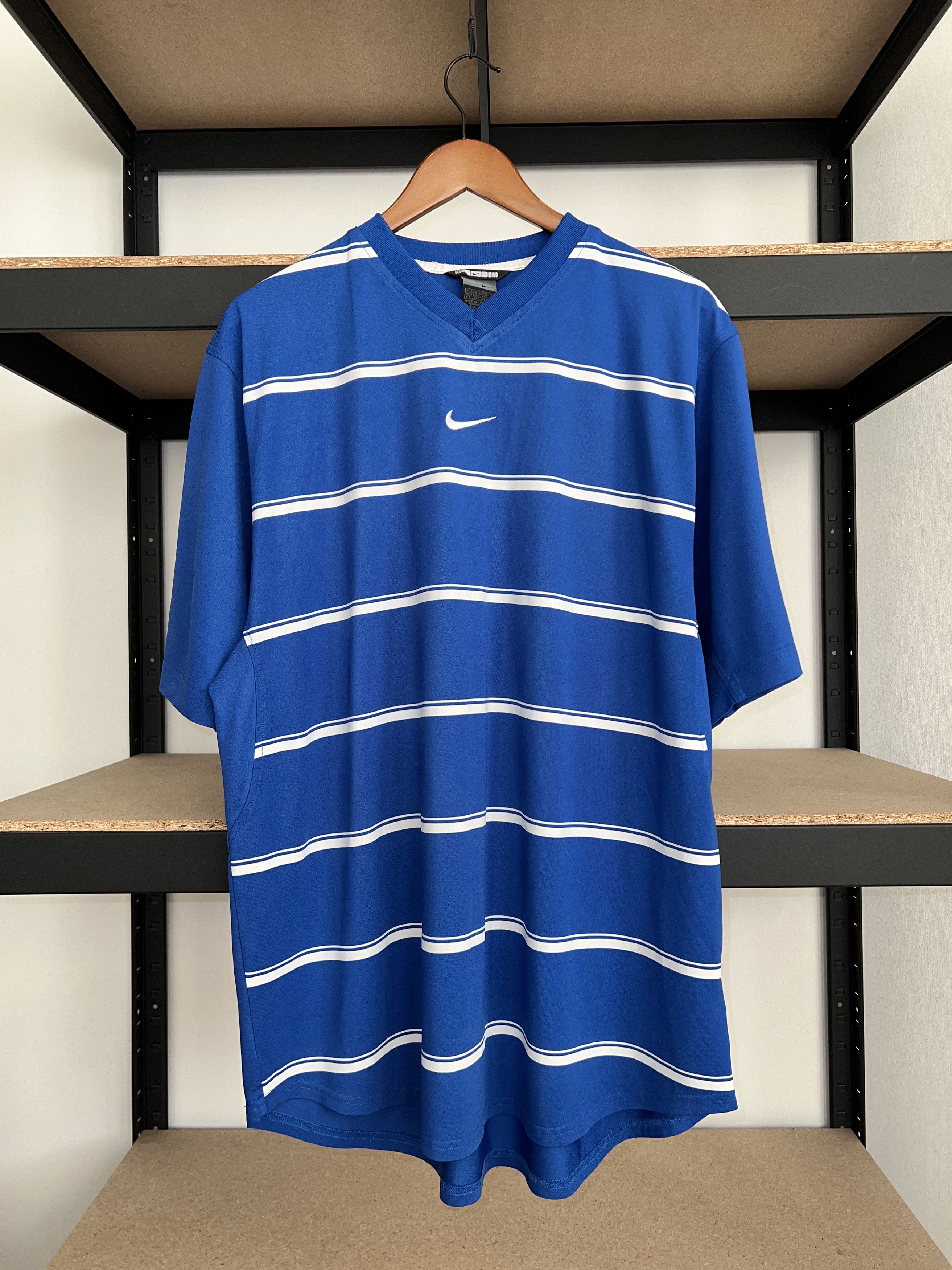 Vintage 2000s Nike Center Logo Soccer Football Jersey Tee