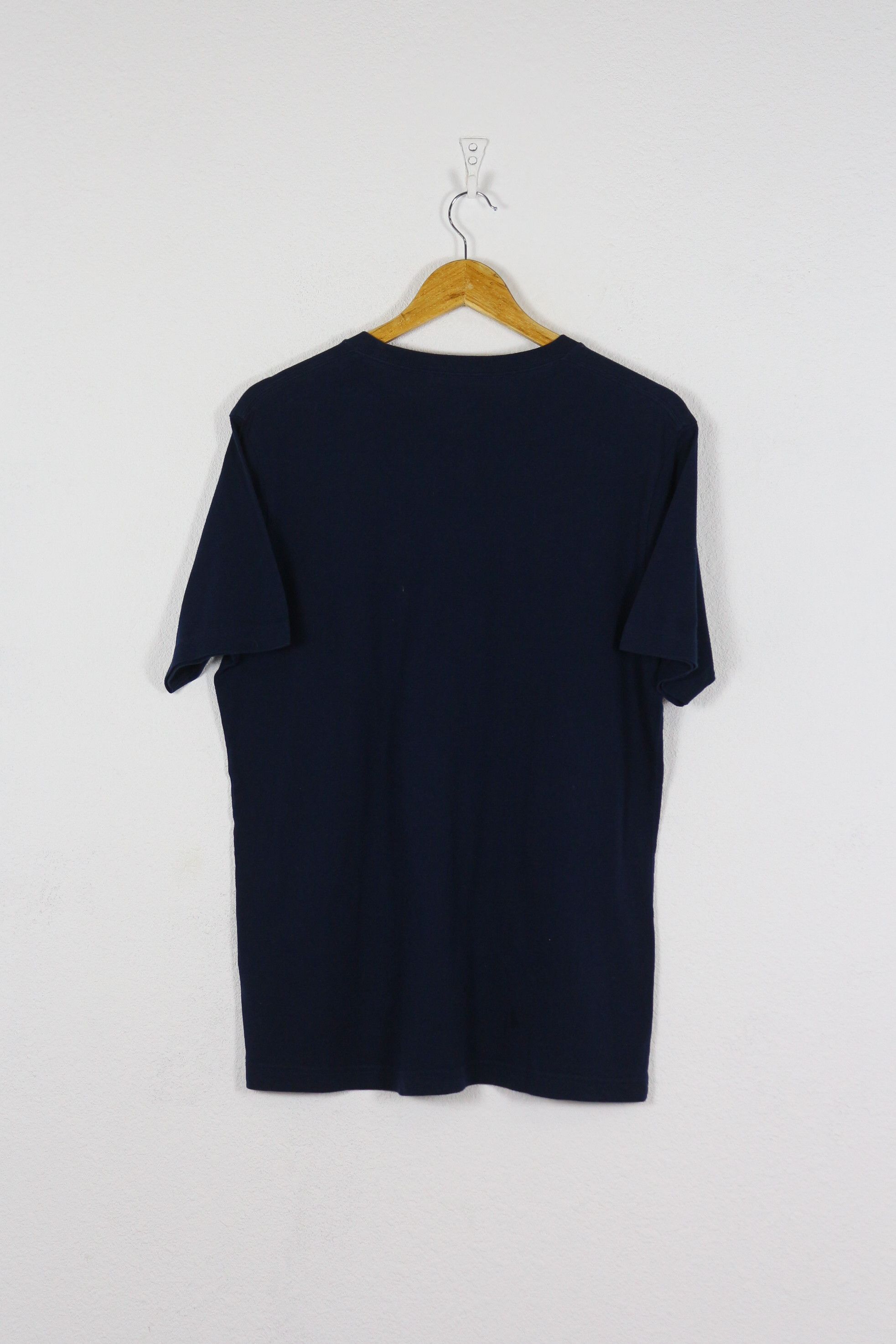 Disney × Uniqlo Uniqlo x Disney Mickey Mouse Pocket Logo Tee T-shirt NZ Size US L / EU 52-54 / 3 - 5 Thumbnail