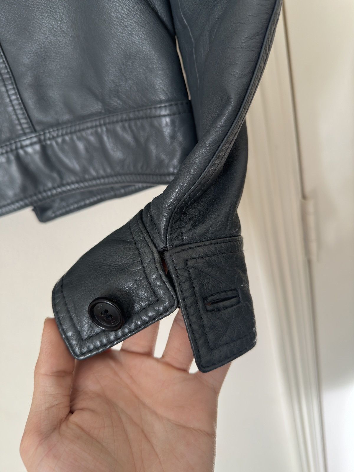 Dior × Hedi Slimane AW06 dior homme cross pocket calfskin leather jacket Size US XS / EU 42 / 0 - 8 Thumbnail