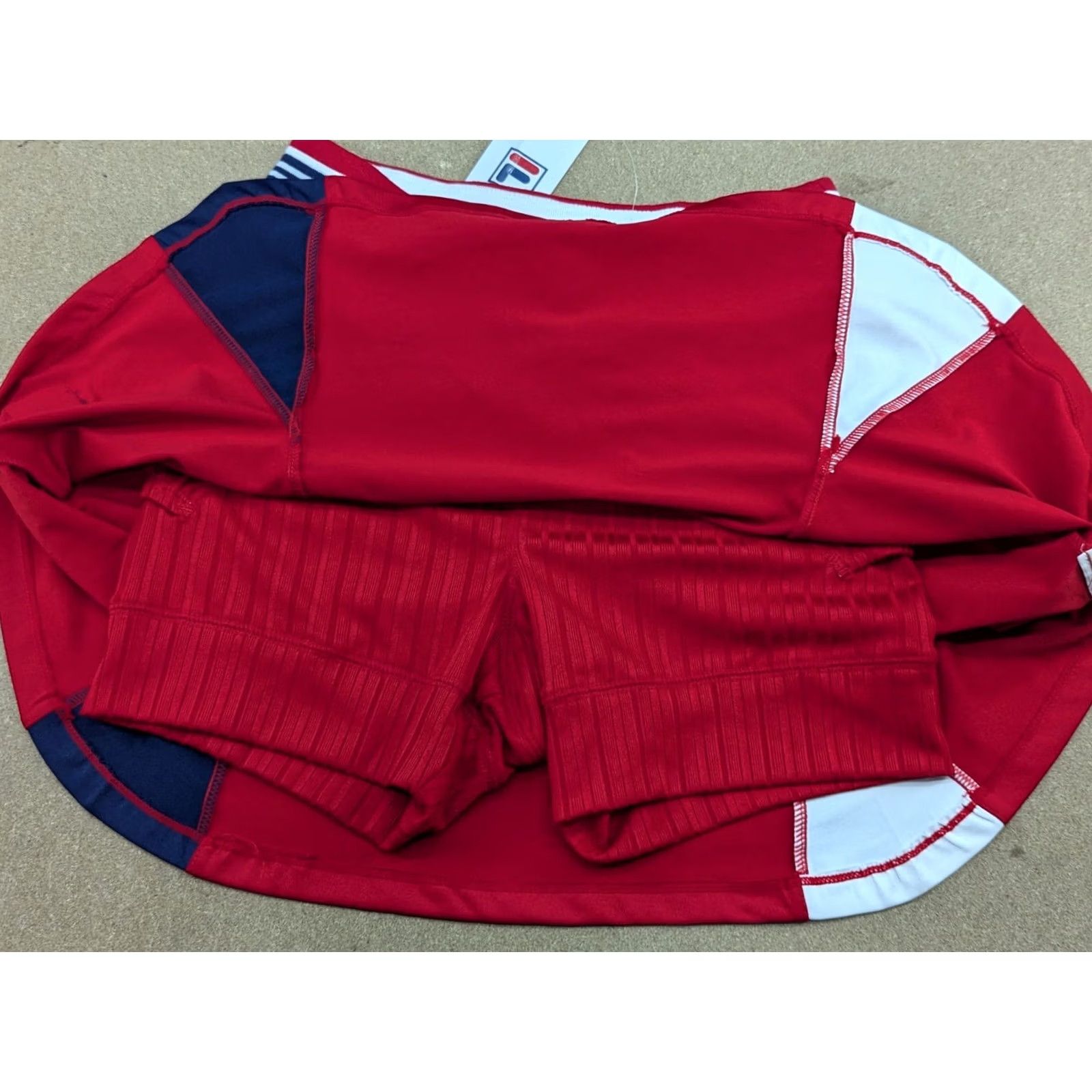 Fila BNWT VINTAGE FILA 90s Tennis Shorts Womens Size S Red Sport Size 28" / US 6 / IT 42 - 5 Thumbnail