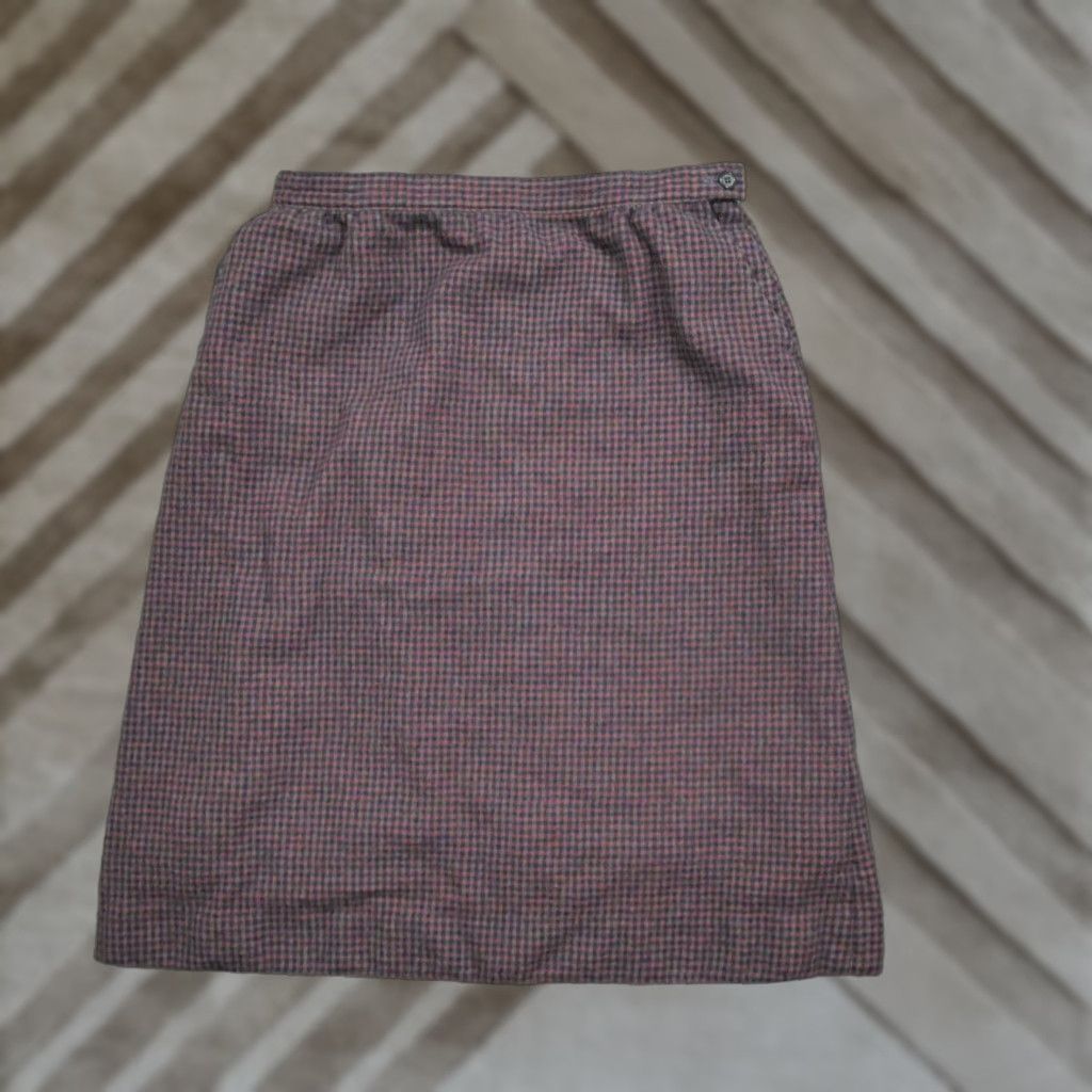 Pendleton VINTAGE Pendleton Skirt Womens 10 Red Plaid Wool 80s Red Pendleton Skirt Womens 10 80s Wool Plaid Vintage Size 32" / US 10 / IT 46 - 1 Thumbnail