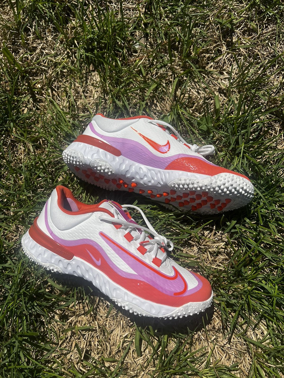 Nike NEW Nike size 10.5 Womens Alpha Huarache Elite 4 Turf Cleats Size US 10.5 / IT 40.5 - 7 Thumbnail