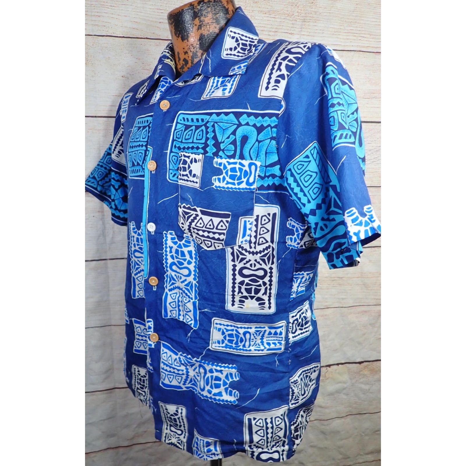 Vintage Vintage Brand: Vintage Mens Hawaiian Shirt Distressed 60s 70s Tiki Tribal Print Dagger Collar Short Sleeve Button-Up Classic Casual Size US M / EU 48-50 / 2 - 2 Thumbnail