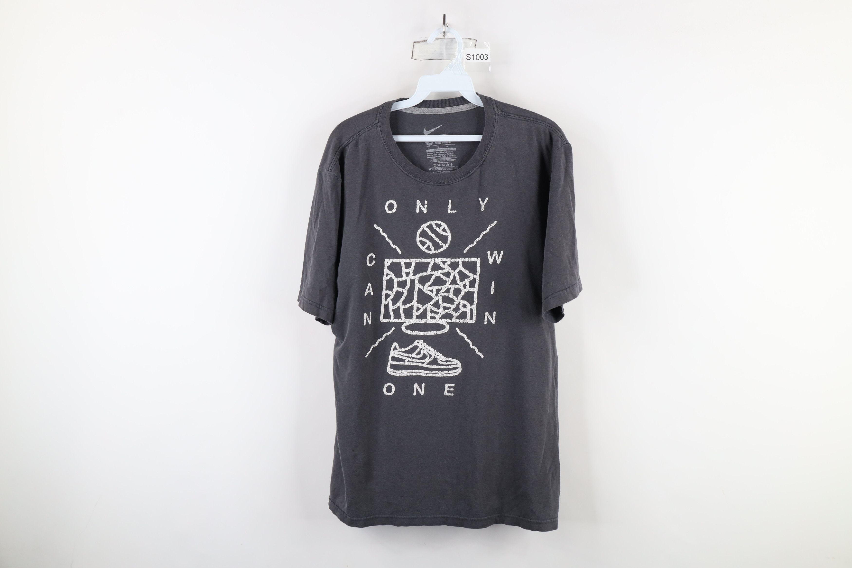 Nike × Vintage Vintage Nike Distressed Air Force One Basketball T-Shirt Size US L / EU 52-54 / 3 - 1 Thumbnail