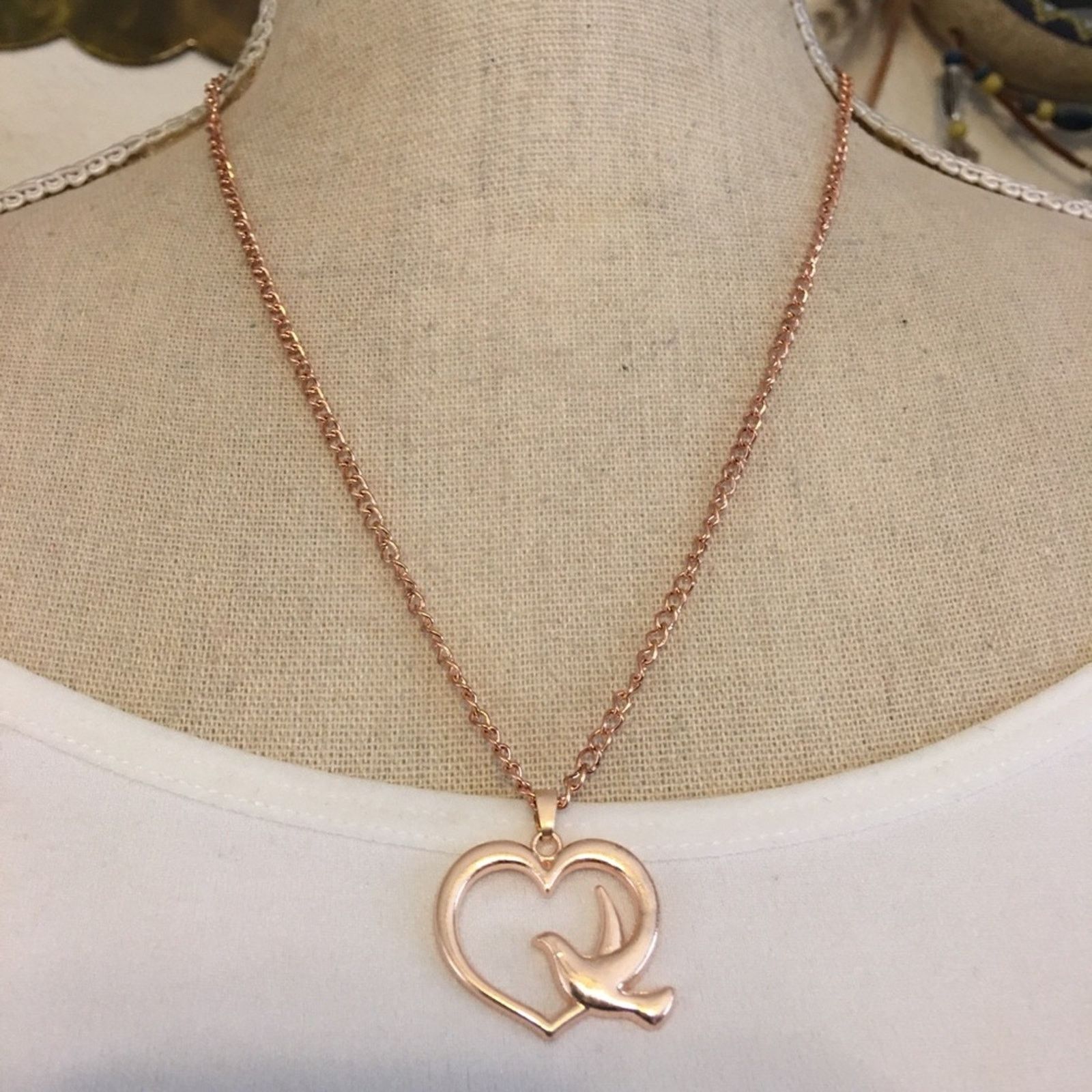 Vintage Vintage shiny rose gold tone dove & heart necklace Size ONE SIZE - 1 Thumbnail
