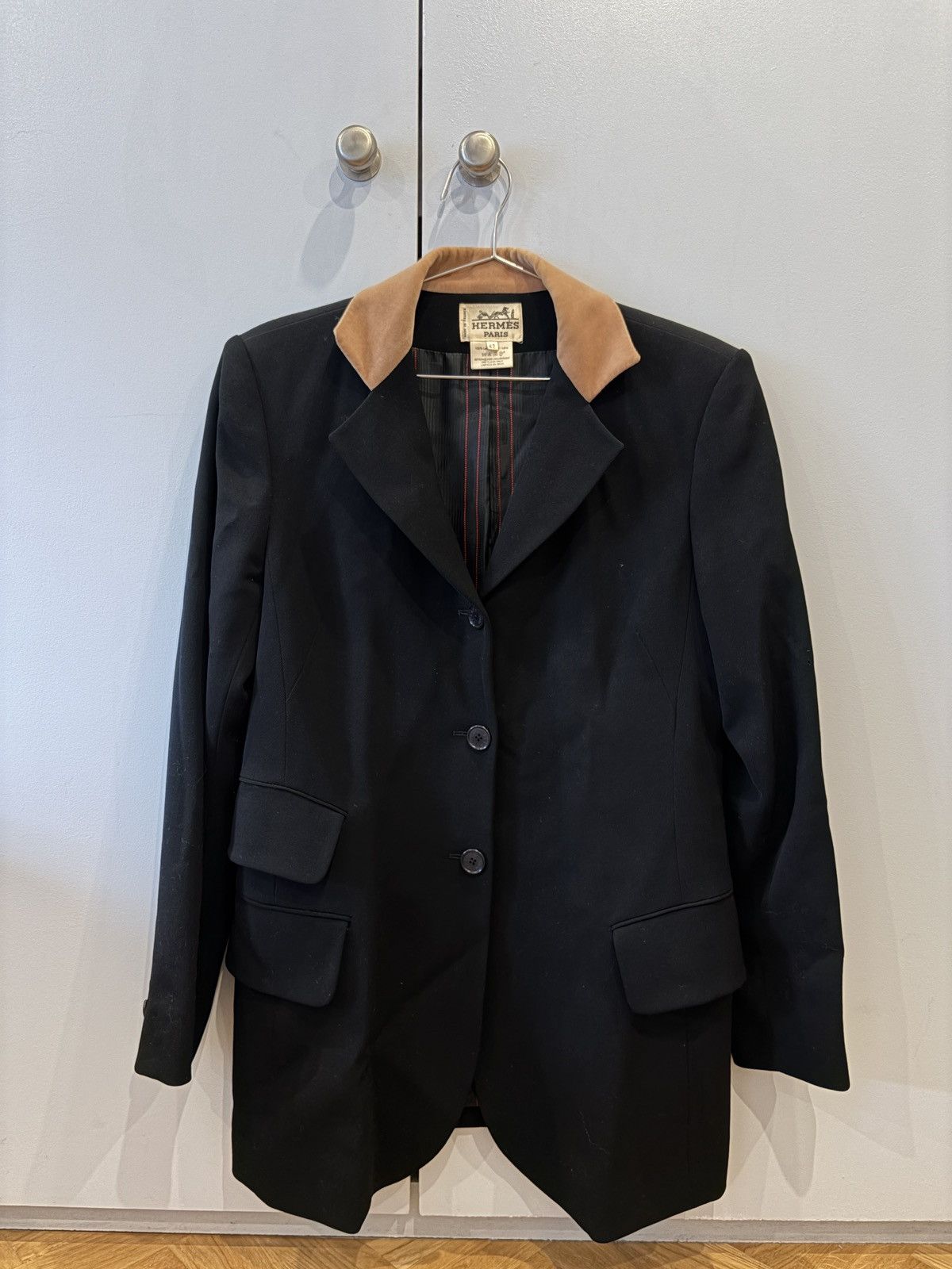 Hermes Vintage Hermès Wool Blazer Velvet Collar Size 42 Size M / US 6-8 / IT 42-44 - 1 Thumbnail