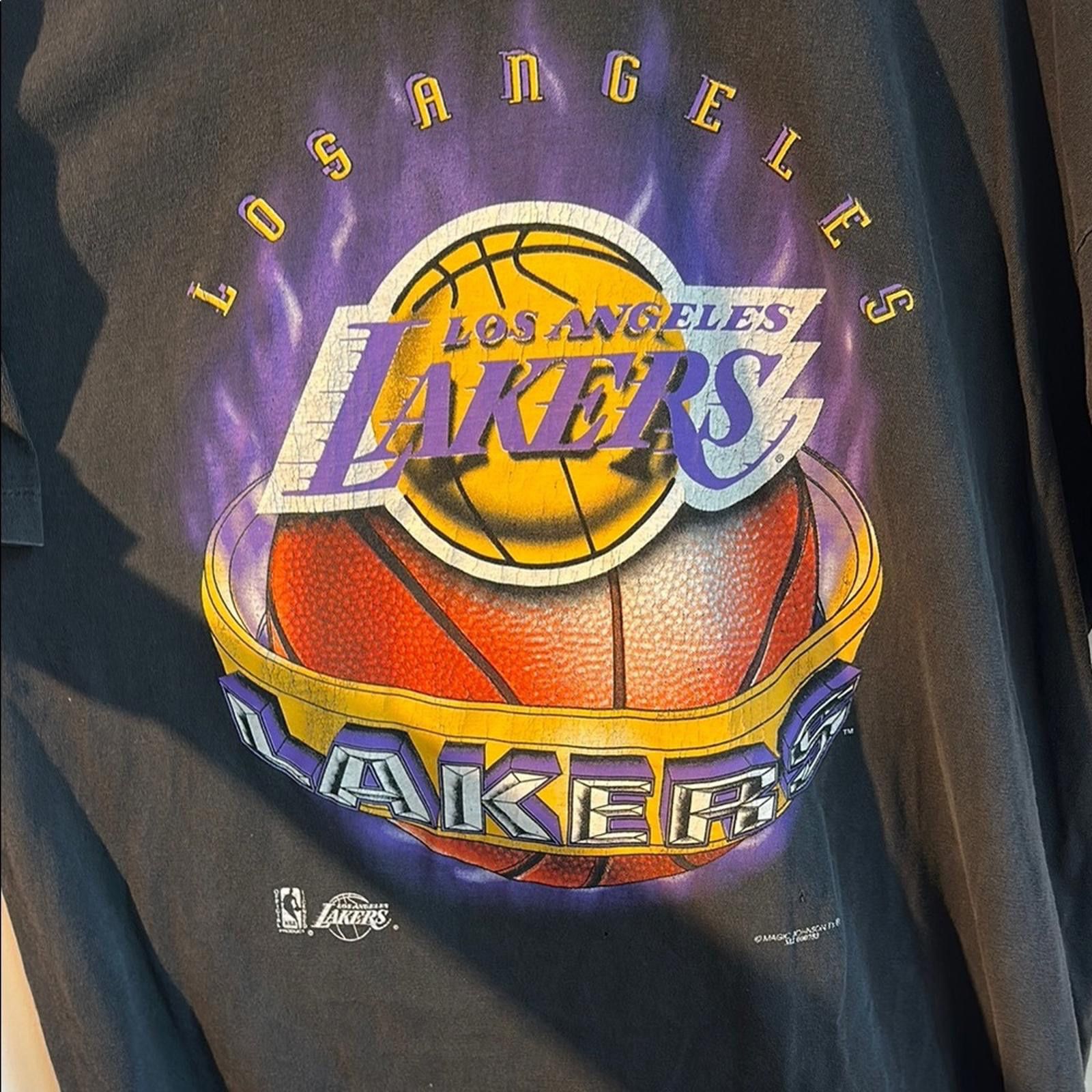 Other Vintage Los Angeles Lakers Graphic T-Shirt Size US XL / EU 56 / 4 - 2 Thumbnail