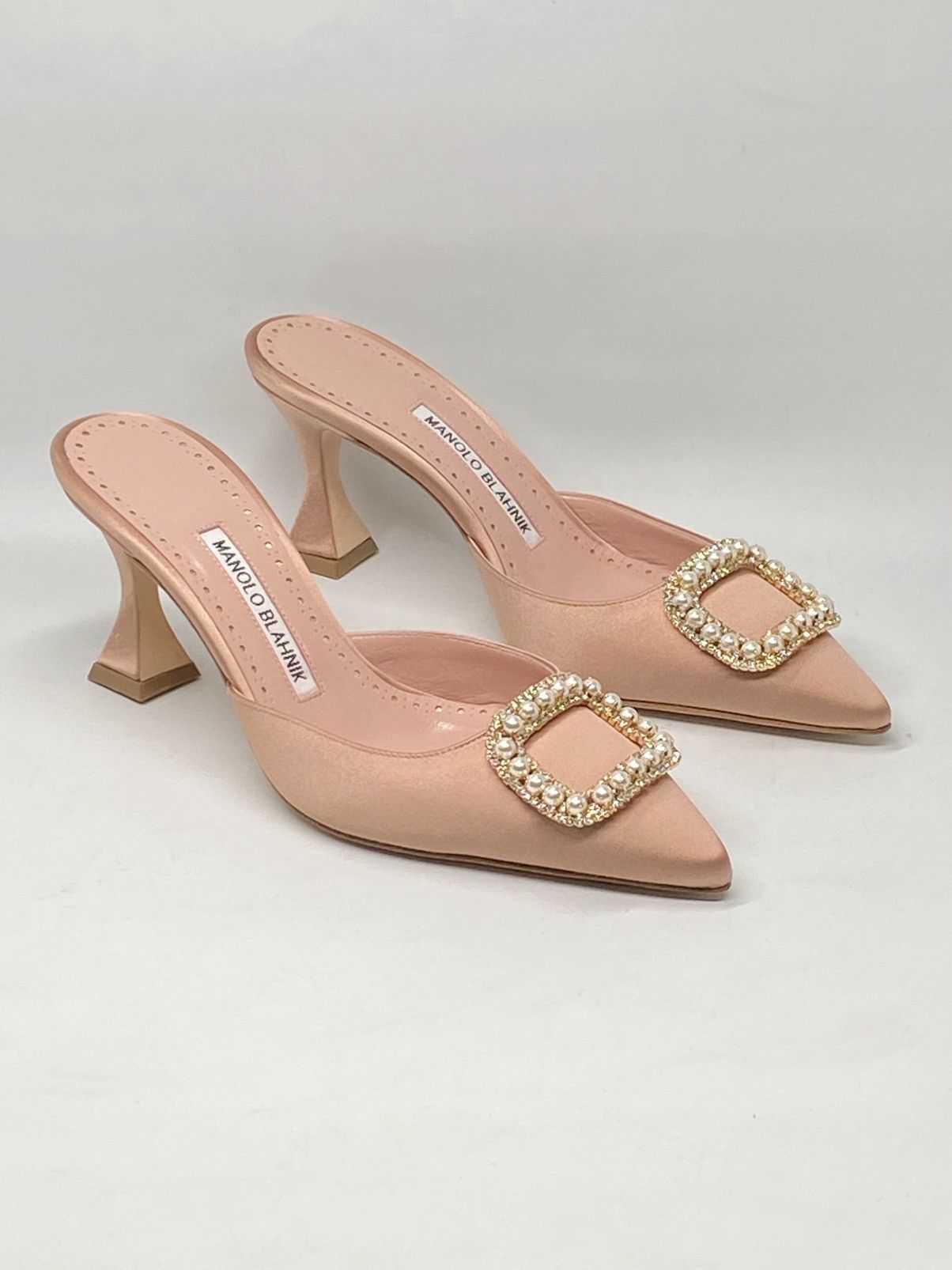 Manolo Blahnik Manolo Blahnik Fabetamu 70 Embellished Satin Mules size 37 Size US 7 / IT 37 - 5 Thumbnail