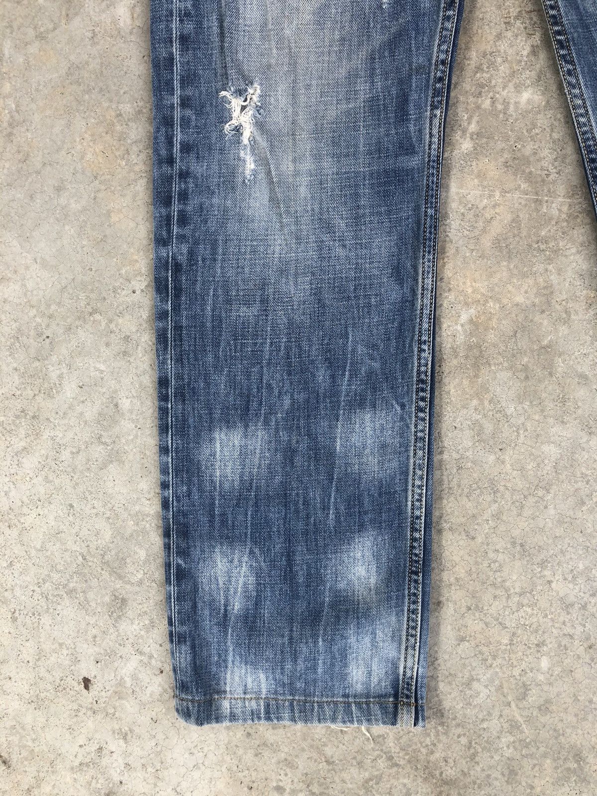 Japanese Brand Japanese Big Train Embroidered Jeans Distressed Jeans Size US 29 - 6 Thumbnail