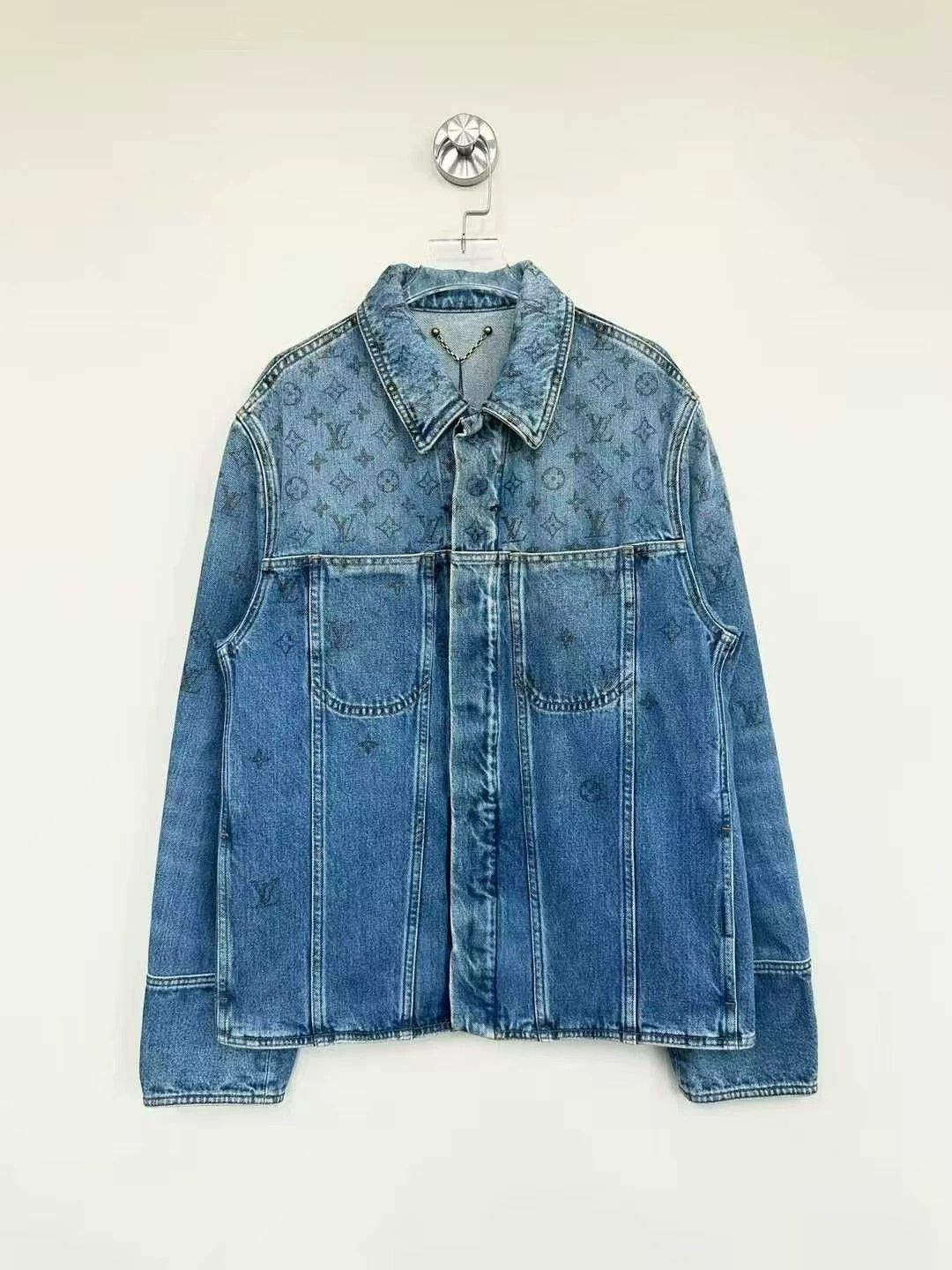 Louis Vuitton Louis Vuitton blue gradient monogram logo denim jacket Size US M / EU 48-50 / 2 - 1 Thumbnail