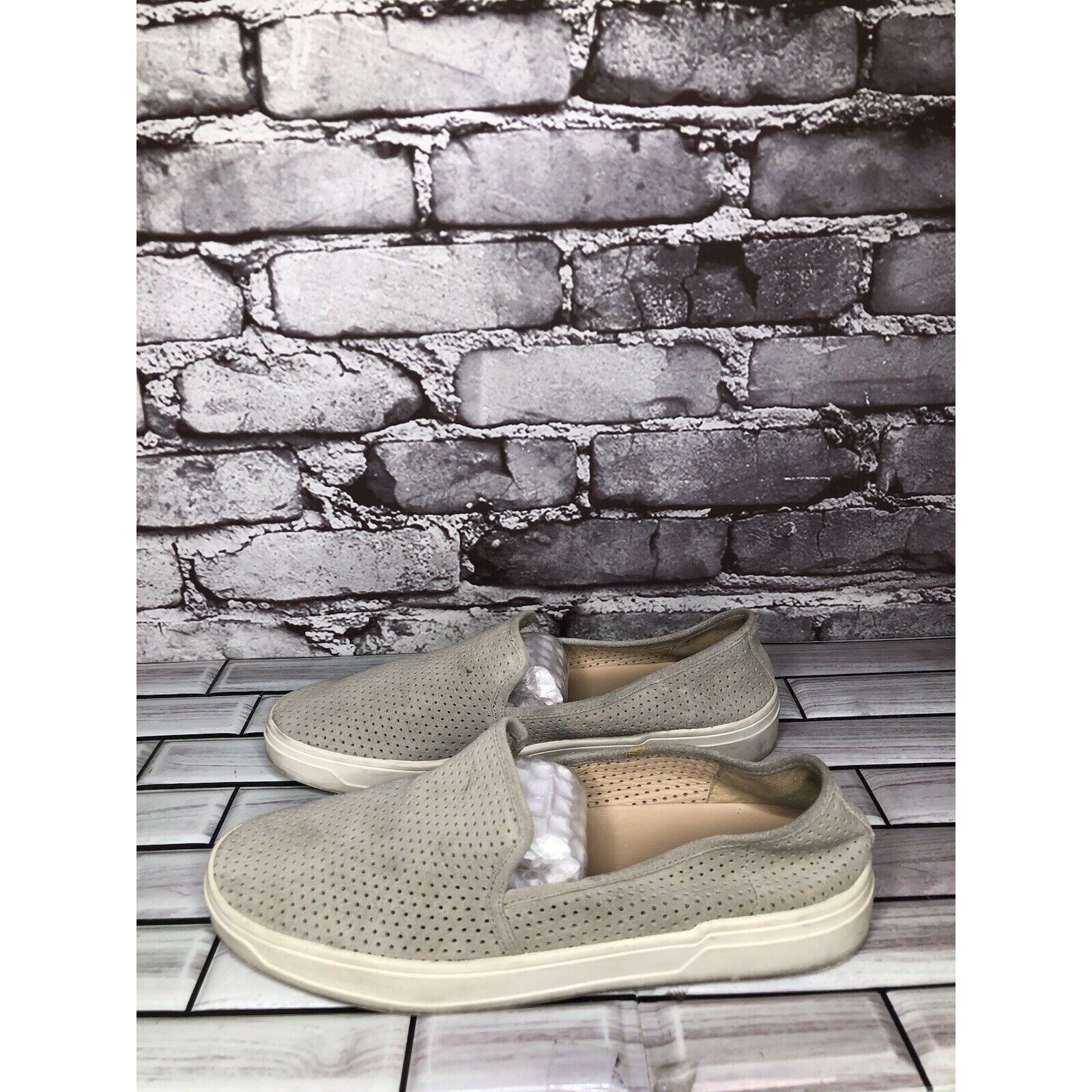 Other Via Spiga Grey Suede Leather Perforated Slip On Sneaker Shoe Size US 7 / IT 37 - 19 Thumbnail