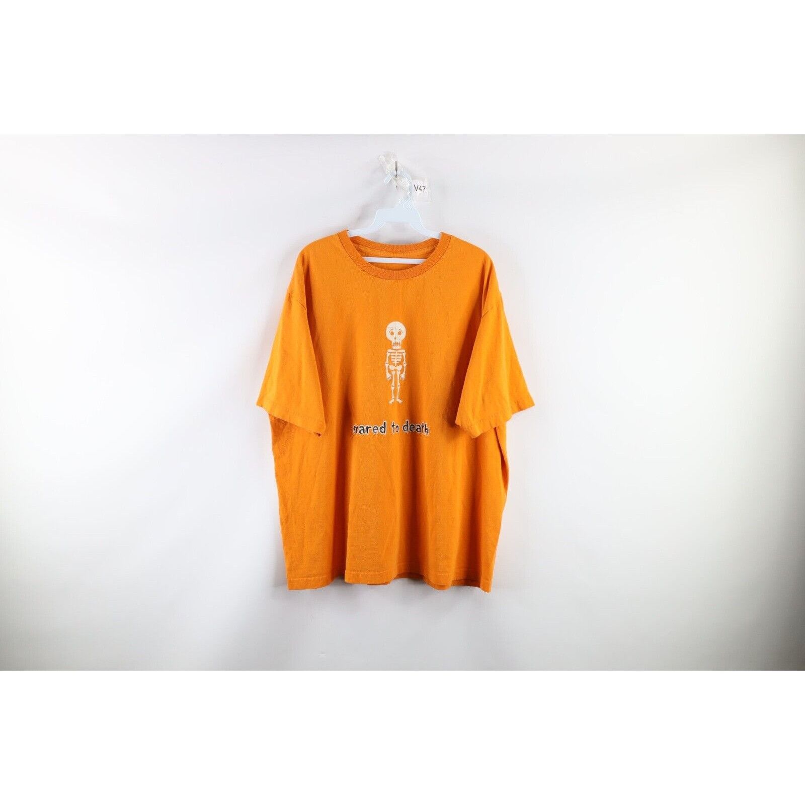 Vintage Vintage Streetwear Halloween Skeleton Glow In Dark T-Shirt Size US XL / EU 56 / 4 - 1 Thumbnail