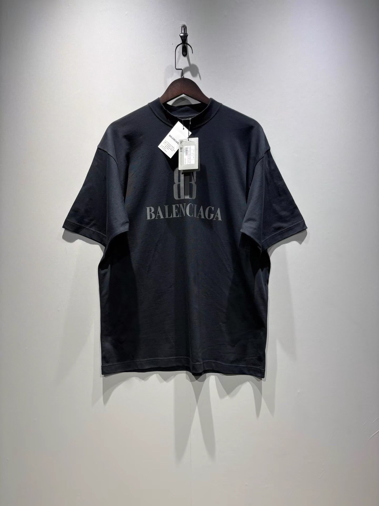 Balenciaga Balenciaga 25 New Style BB Logo Short Sleeve T-shirt K36 Size US XXS / EU 40 - 1 Thumbnail