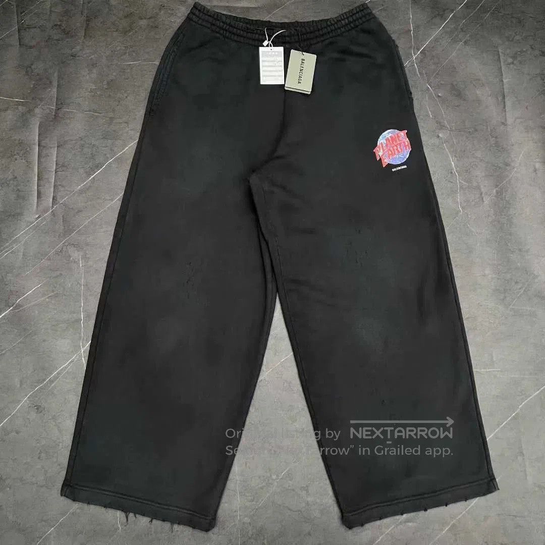Balenciaga balenciaga 24fw baggy planet logo pants. Size US 26 / EU 42 - 1 Thumbnail