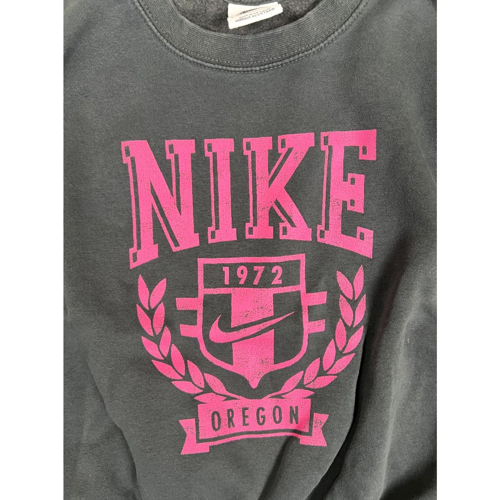 Nike **Nike Women's 1972 Crest Gray Pullover Sweatshirt** User: **Nike Women's Gray 1972 Crest Pullover Sweatshirt** Size L / US 10 / IT 46 - 2 Thumbnail