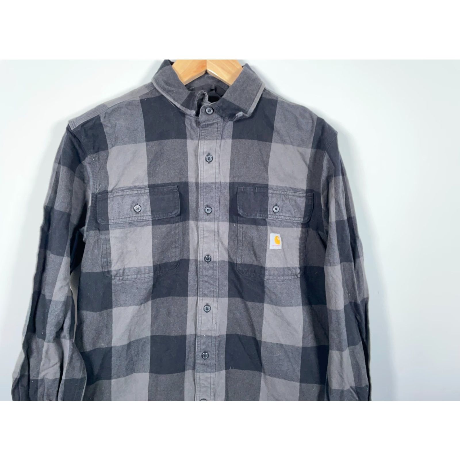 Carhartt VINTAGE? No, but Carhartt Loose Fit Flannel Shirt Men’s Medium Gray Black Check Pattern 107013 Size US M / EU 48-50 / 2 - 4 Thumbnail