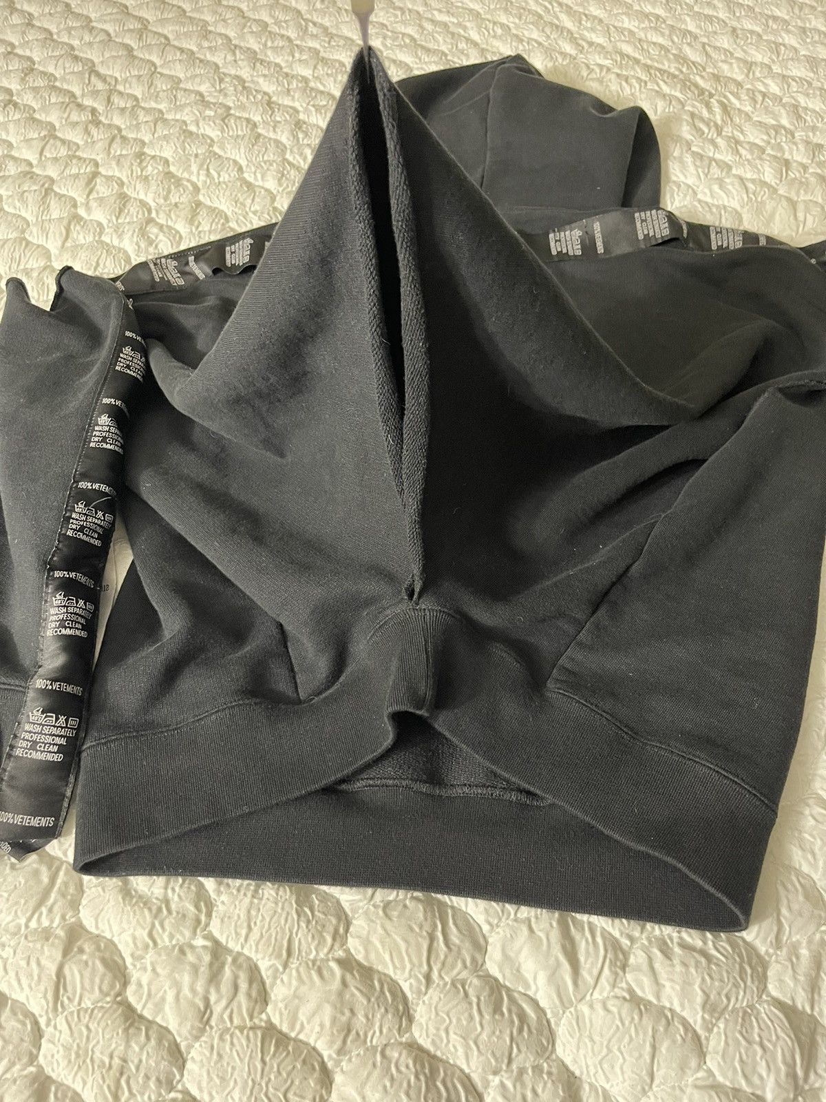 Vetements Vetements SS18 Deconstructed Wash Tag Hoodie Size US M / EU 48-50 / 2 - 3 Thumbnail