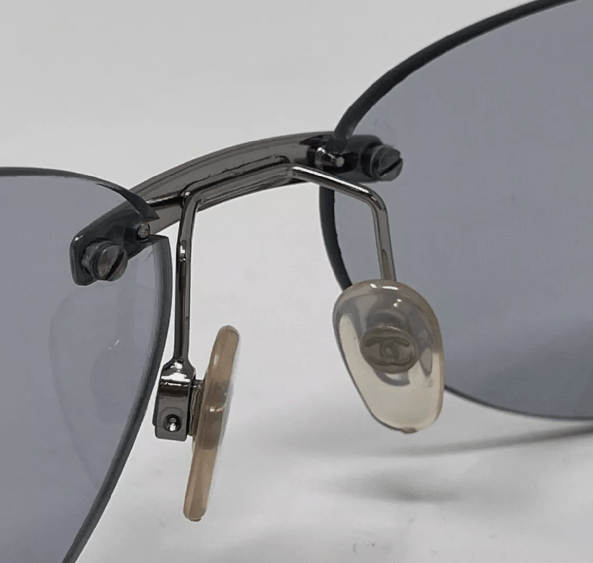 Chanel × Vintage CHANEL Sunglasses 4037 Rimless Rhinestone 4017 Shields RI832 Size ONE SIZE - 4 Thumbnail