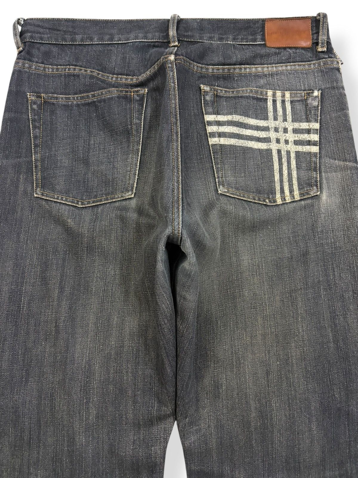 Burberry Vintage Burberry London NovaCheck Loose Fit Distressed Jeans Size US 34 / EU 50 - 9 Thumbnail