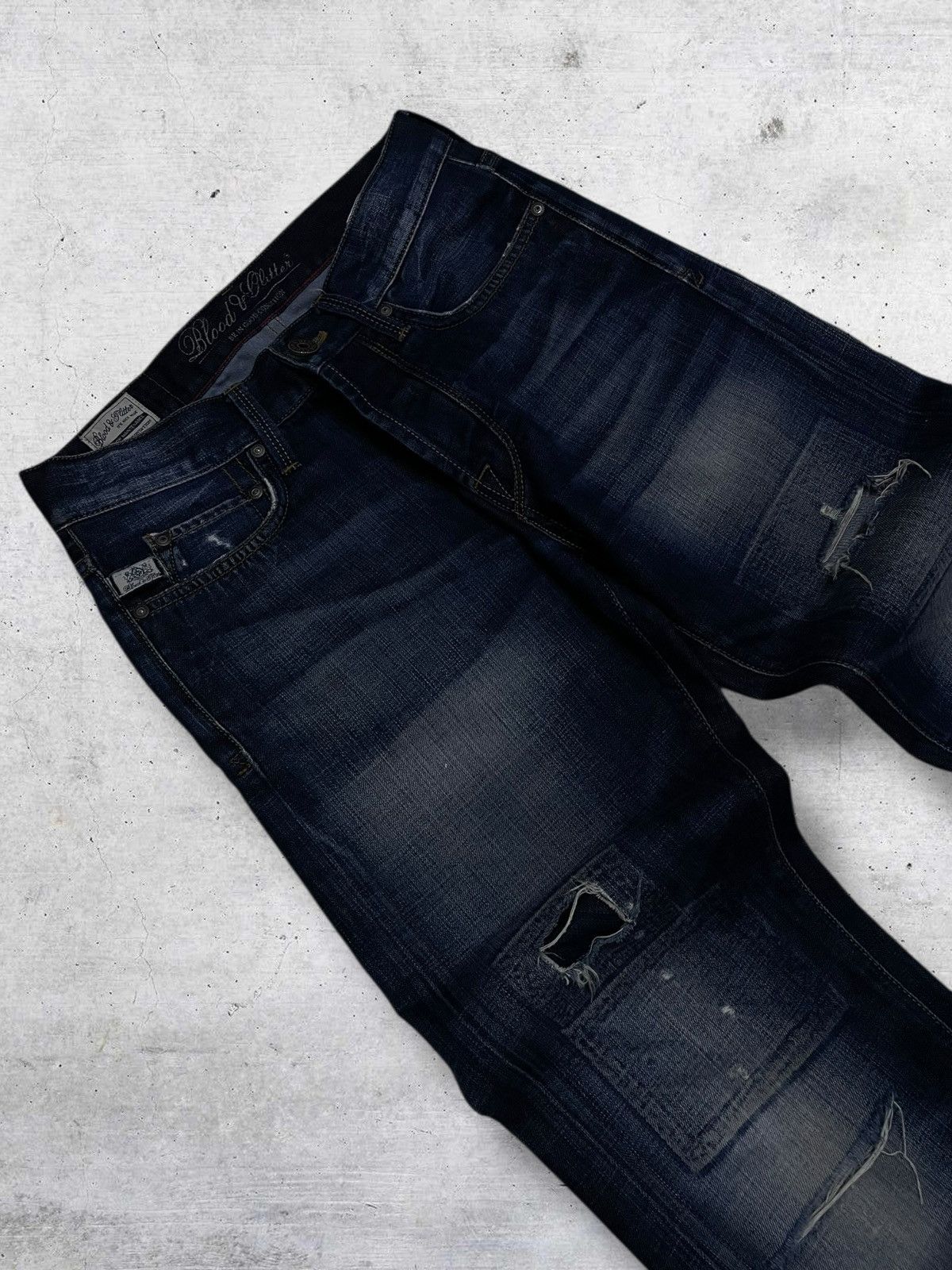 Hysteric Glamour VINTAGE BLOOD & GLITTER DISTRESSING DARK INDIGO ROCK DENIM Size US 29 - 7 Thumbnail