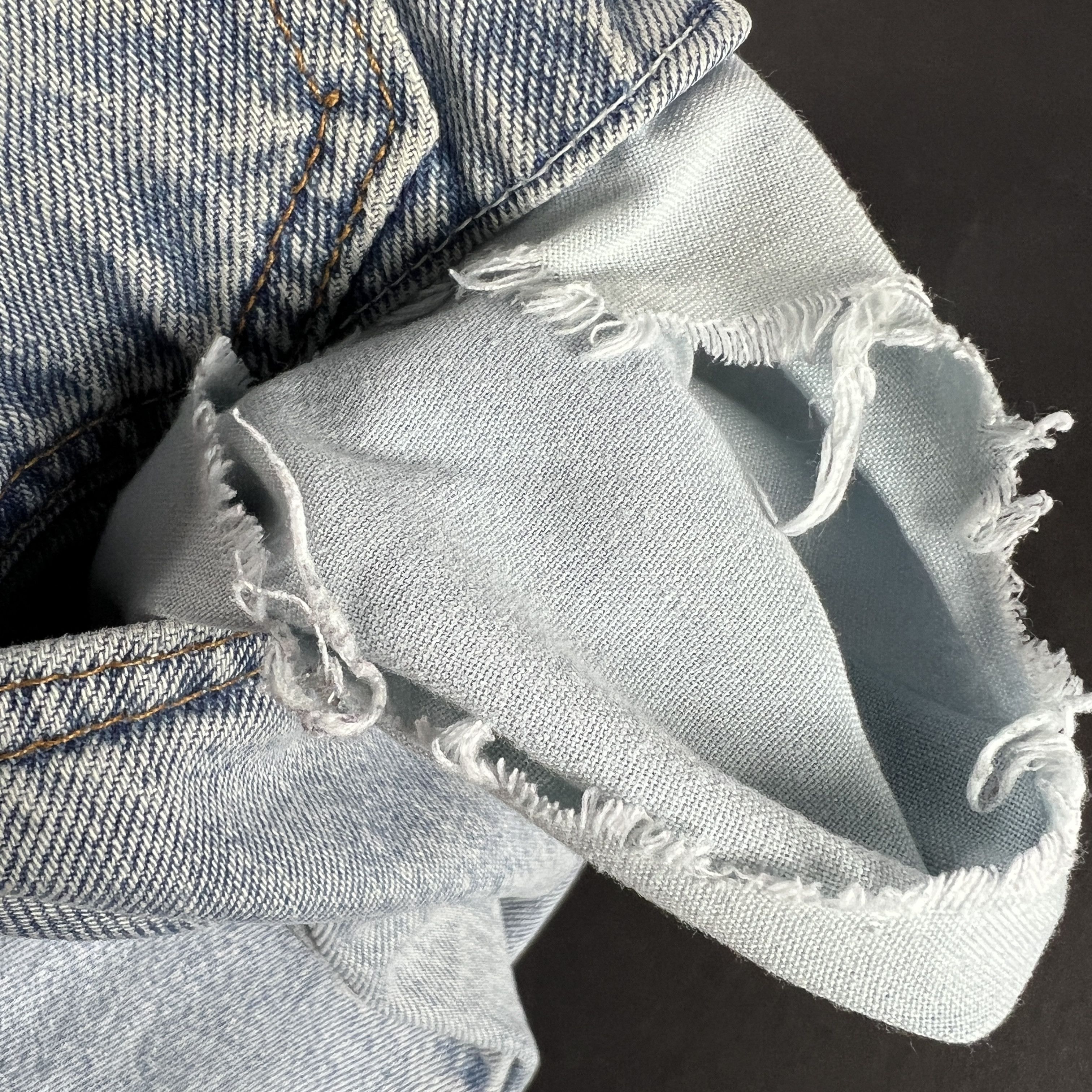 Levi's × Vintage VTG 90s Levi's Jeans 560 Loose Tapered Blue Denim Size US 35 - 2 Thumbnail