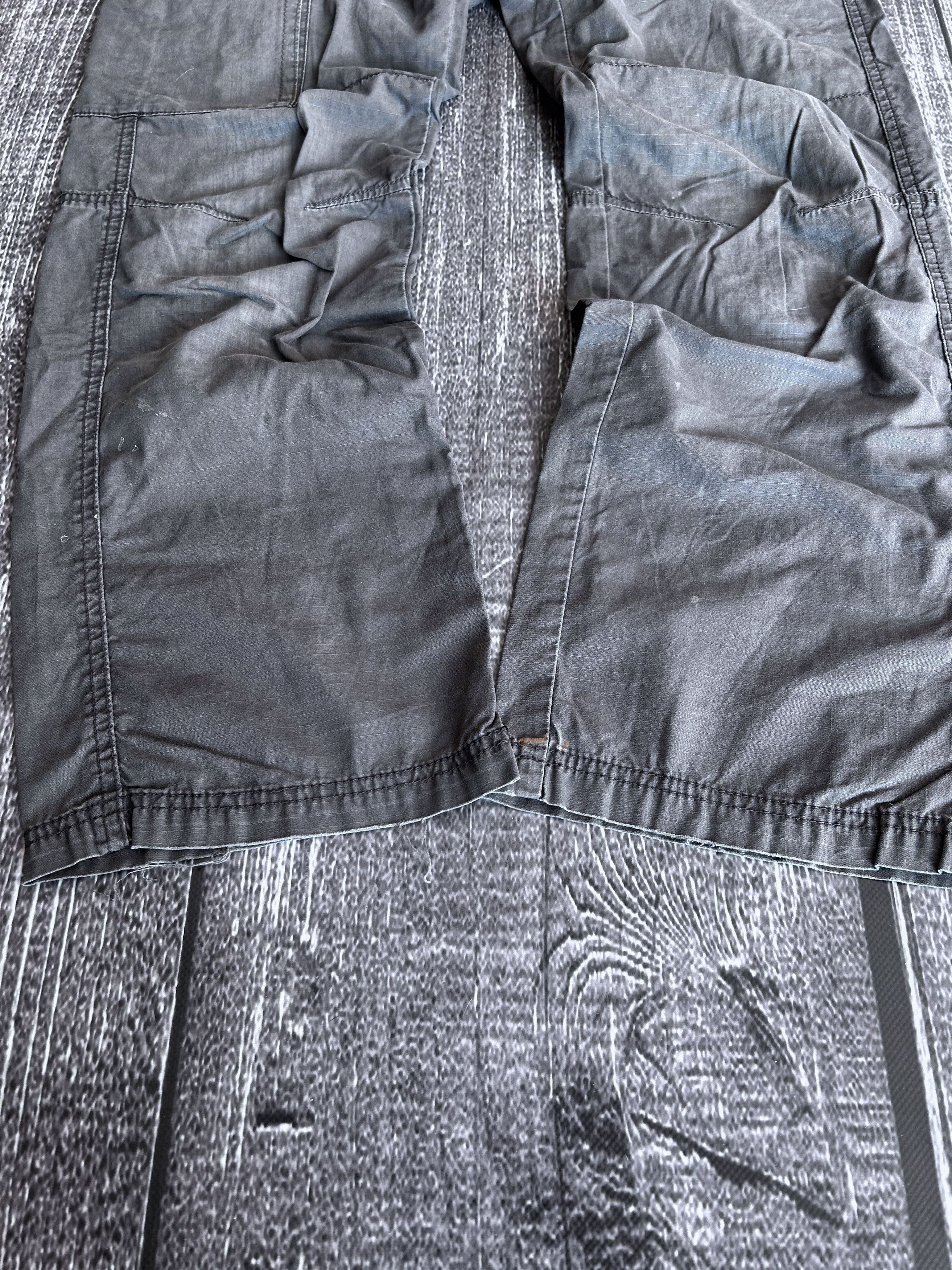Vintage Wide Leg Utility Cargo Pants Zip Pocket Distressed Style Size US 32 / EU 48 - 3 Thumbnail