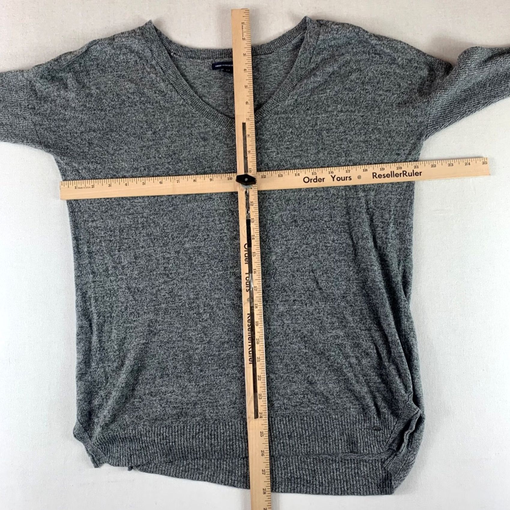 American Eagle Outfitters AMERICAN EAGLE Sweater Gray Mens Small Long Sleeve V-Neck Pullover Size US S / EU 44-46 / 1 - 4 Thumbnail