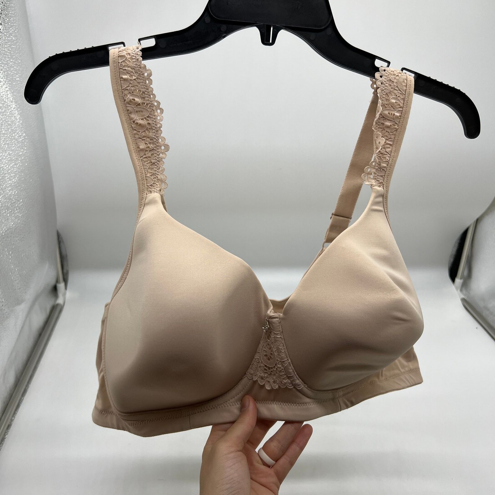 Other Breezies Luxe Lace Wirefree T-Shirt Bra Sunbeige, 44 B Size 4XL / US 24-26 - 1 Thumbnail