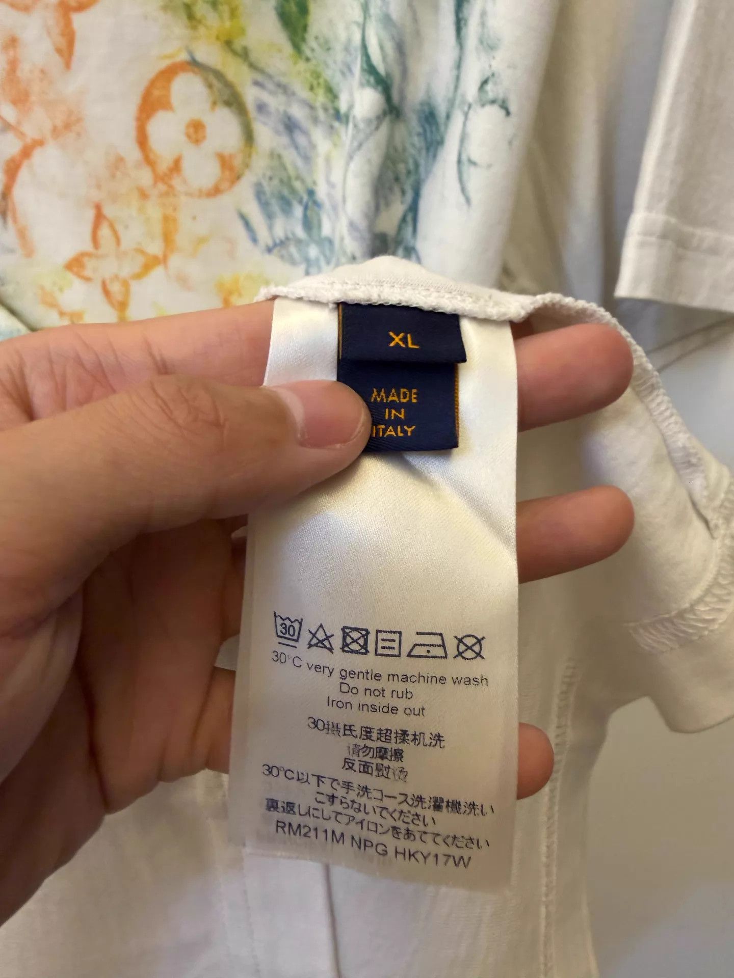 Louis Vuitton LV Colorful Allover Print Crewneck SS Tee White XL Size XL / US 12-14 / IT 48-50 - 4 Thumbnail
