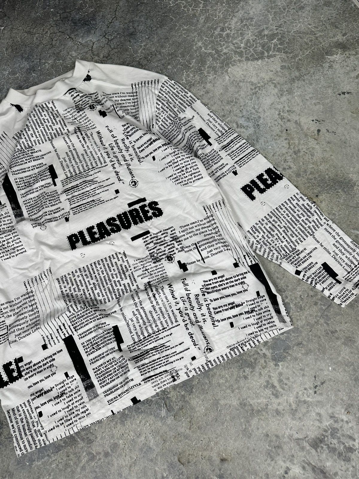 Pleasures Pleasure Newspaper Print Longsleeve Tee Size US M / EU 48-50 / 2 - 3 Thumbnail