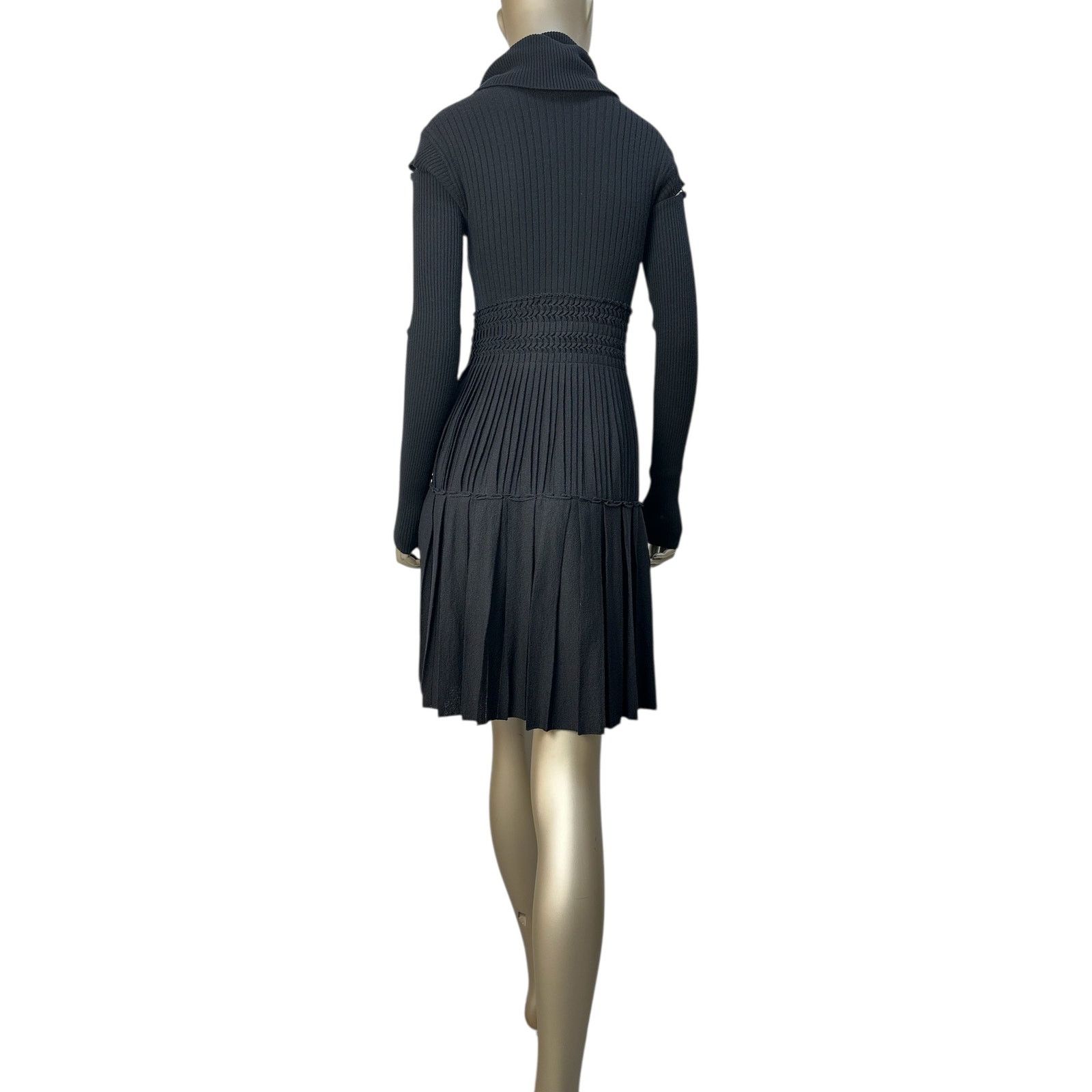 Chanel Chanel Shoulder Cut-Outs Dress Sz.40 Size M / US 6-8 / IT 42-44 - 2 Thumbnail