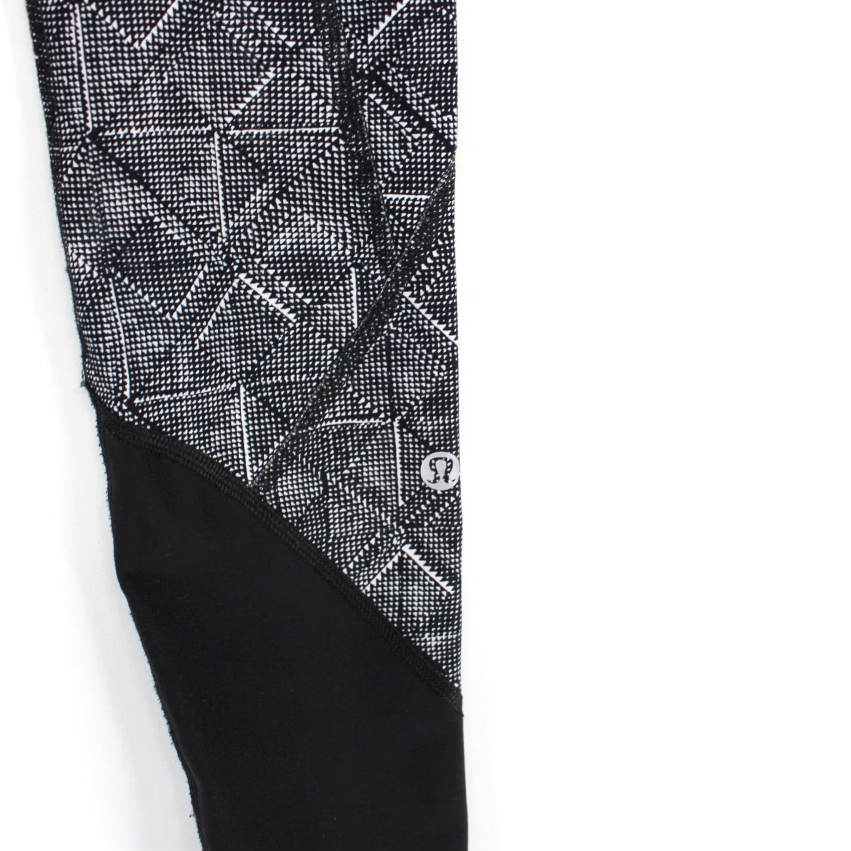 Lululemon Lululemon Tight Stuff Leggings Womens 2 Black White Geometric Print Side Pockets Running & Jogging Size 26" / US 2 / IT 38 - 4 Thumbnail