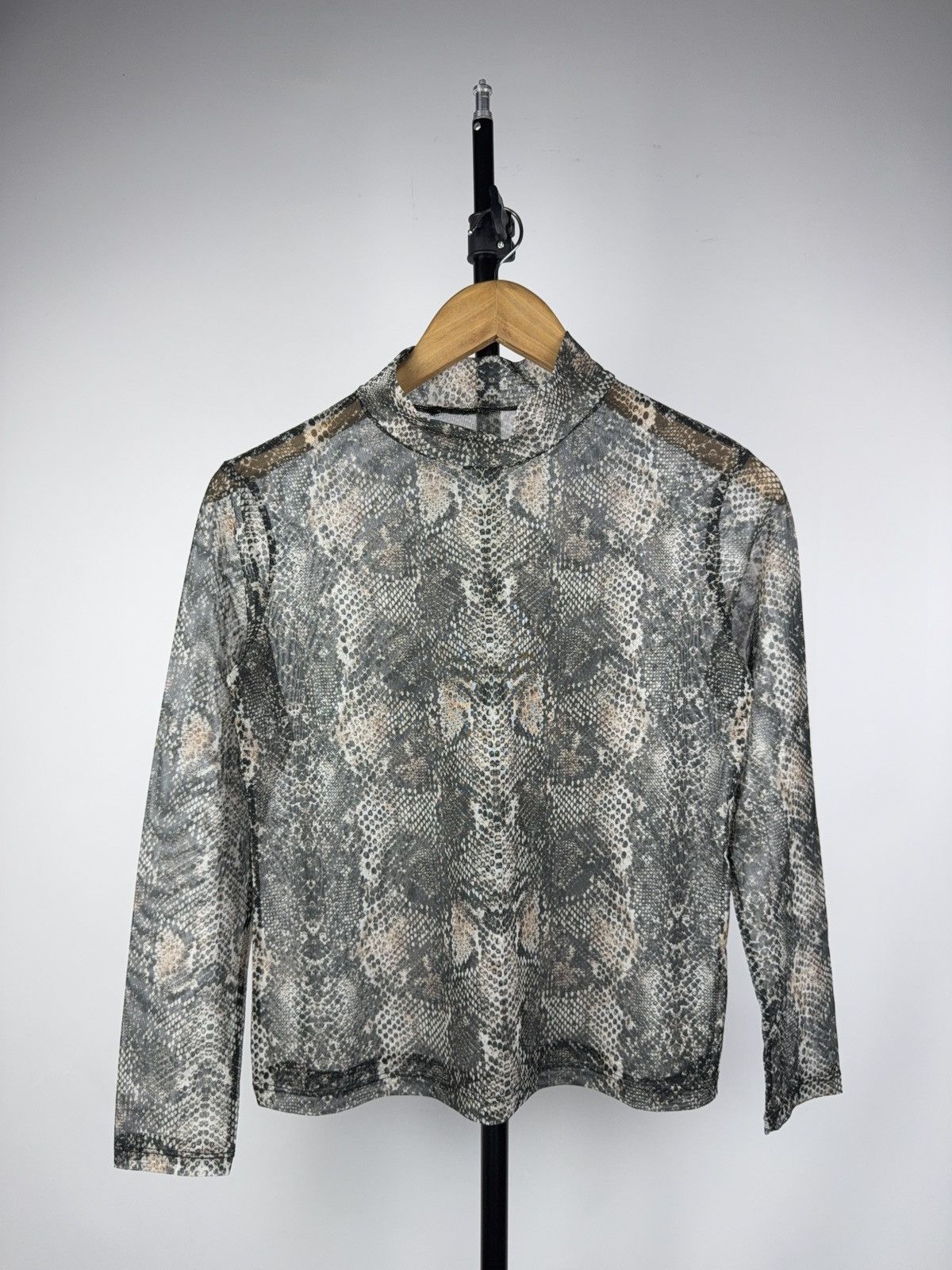 Japanese Brand Avant Garde 00s Retro Sheer Mesh Snake Print Top JPG Style Size S / US 4 / IT 40 - 1 Thumbnail