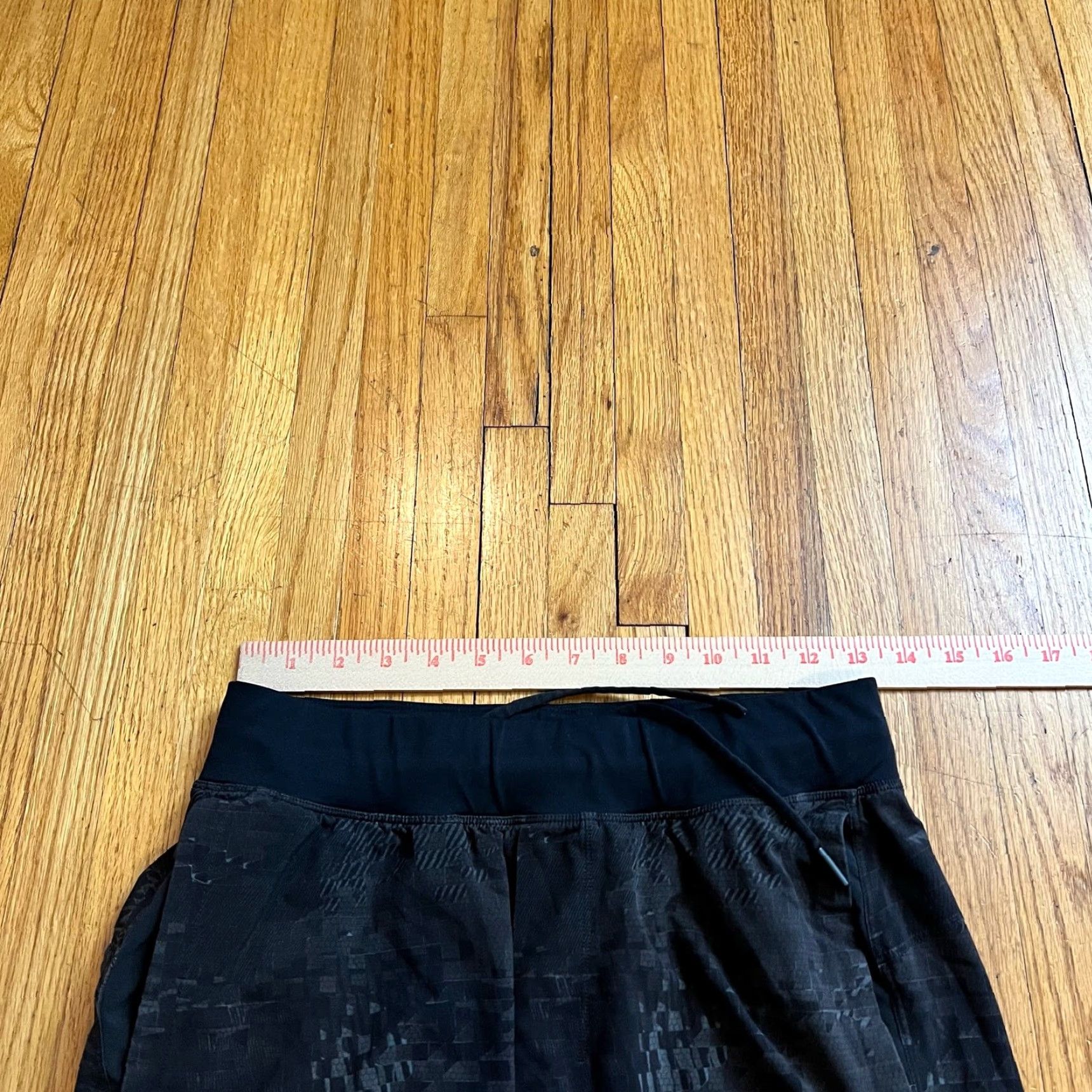 Lululemon Lululemon T.H.E. Short Mens S Camo Running Gym Workout m7y05s Black Size US 29 - 5 Thumbnail