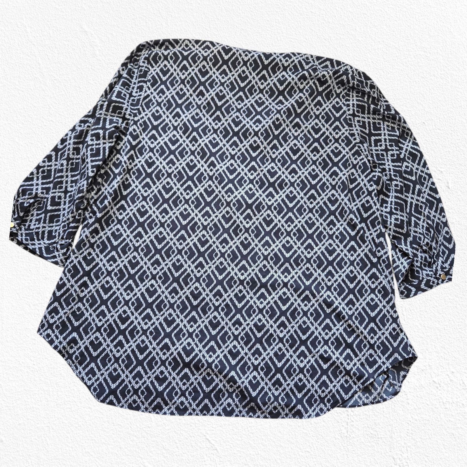 Other Navy Diamond V Neck 3/4 Sleeve Blouse Size 2X Size XXL / US 16-18 / IT 52-54 - 12 Thumbnail