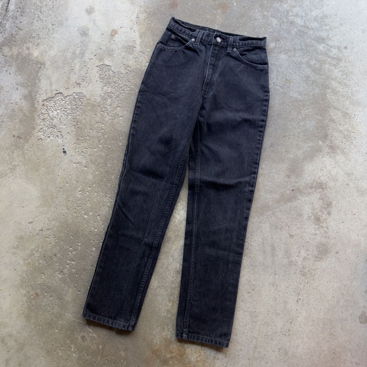 Levi's VINTAGE 90s LEVI'S 313 WOMEN'S SLIM TAPERED DENIM JEANS Size 26" / US 2 / IT 38 - 7 Thumbnail