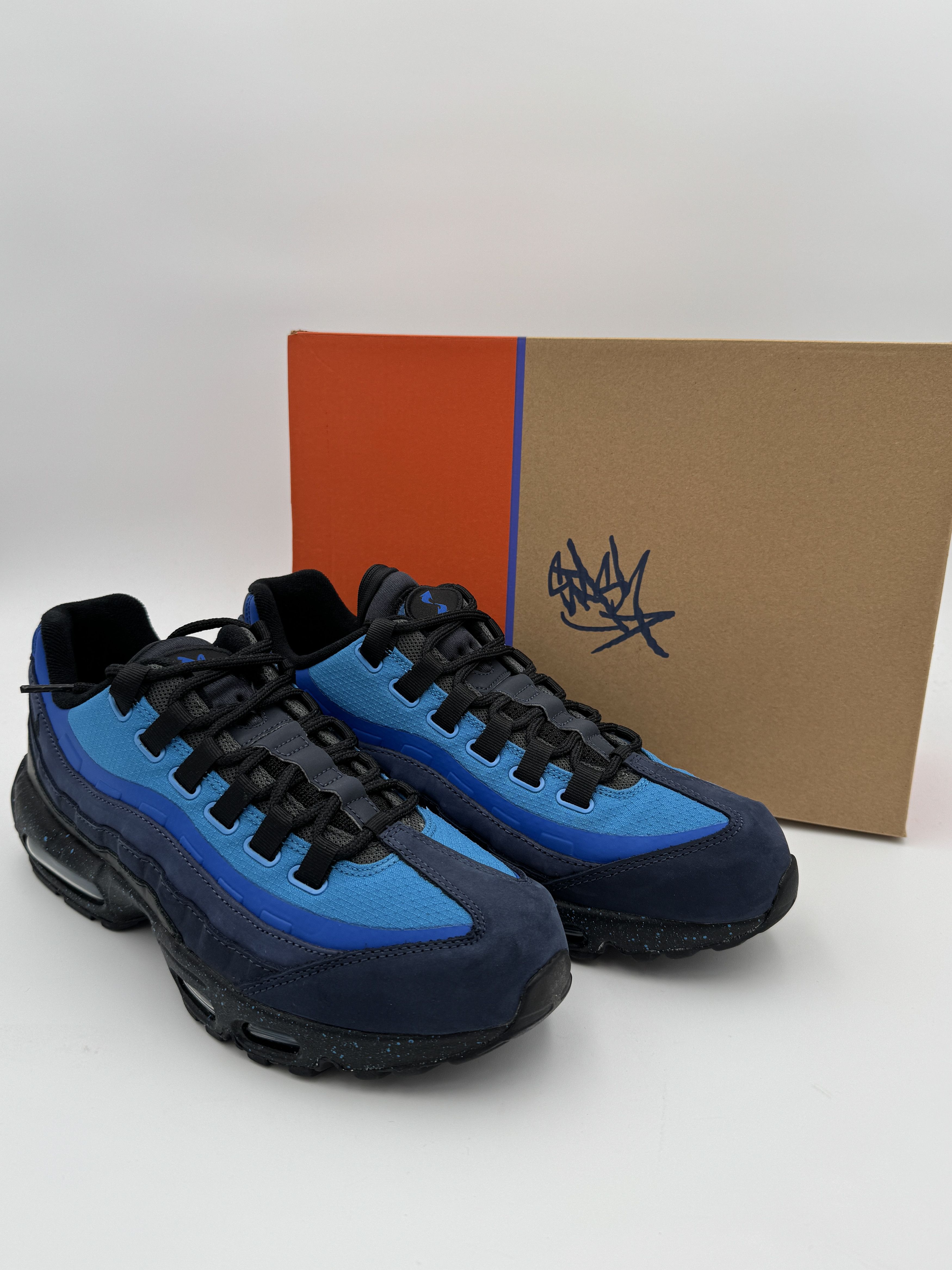 Stash Nike Air Max 9s Blue Stash Nike Air Max 95 Signed Box - Main Image