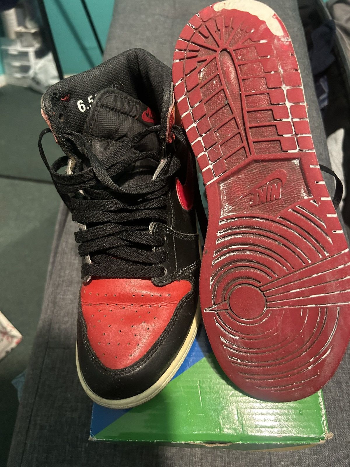 Jordan Brand Retro 1 “Banned” 2016 Size US 6.5 / EU 39-40 - 8 Thumbnail