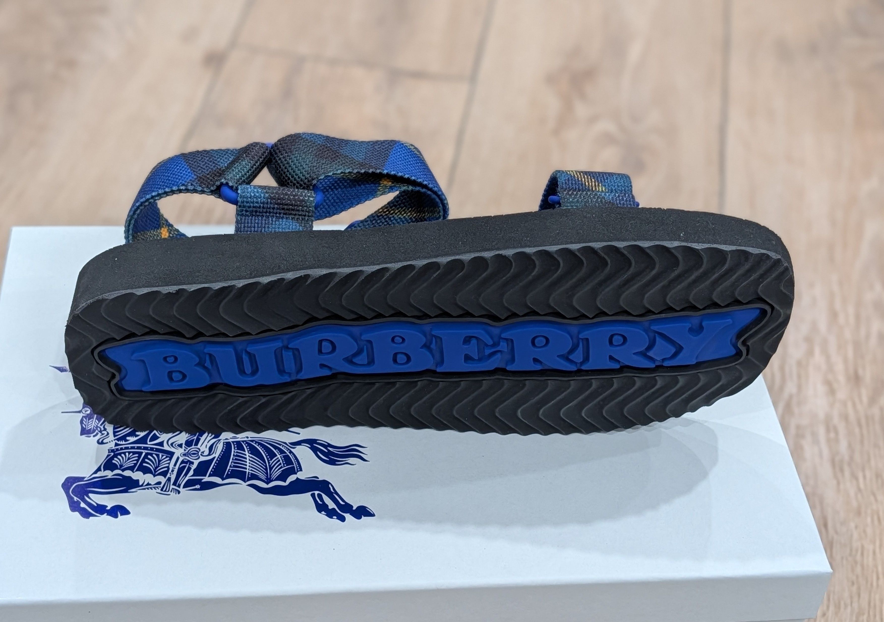 Burberry BURBERRY "Trek" Check Strap Sandals Blue/Black 42 US 9 Size US 9 / EU 42 - 7 Thumbnail