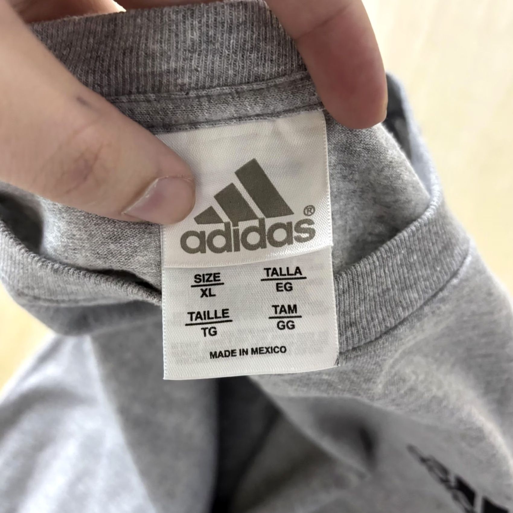 Adidas VINTAGE Adidas Shirt Mens XL Gray Short Sleeve Logo Graphic Tee Sports Training Size US XL / EU 56 / 4 - 5 Thumbnail
