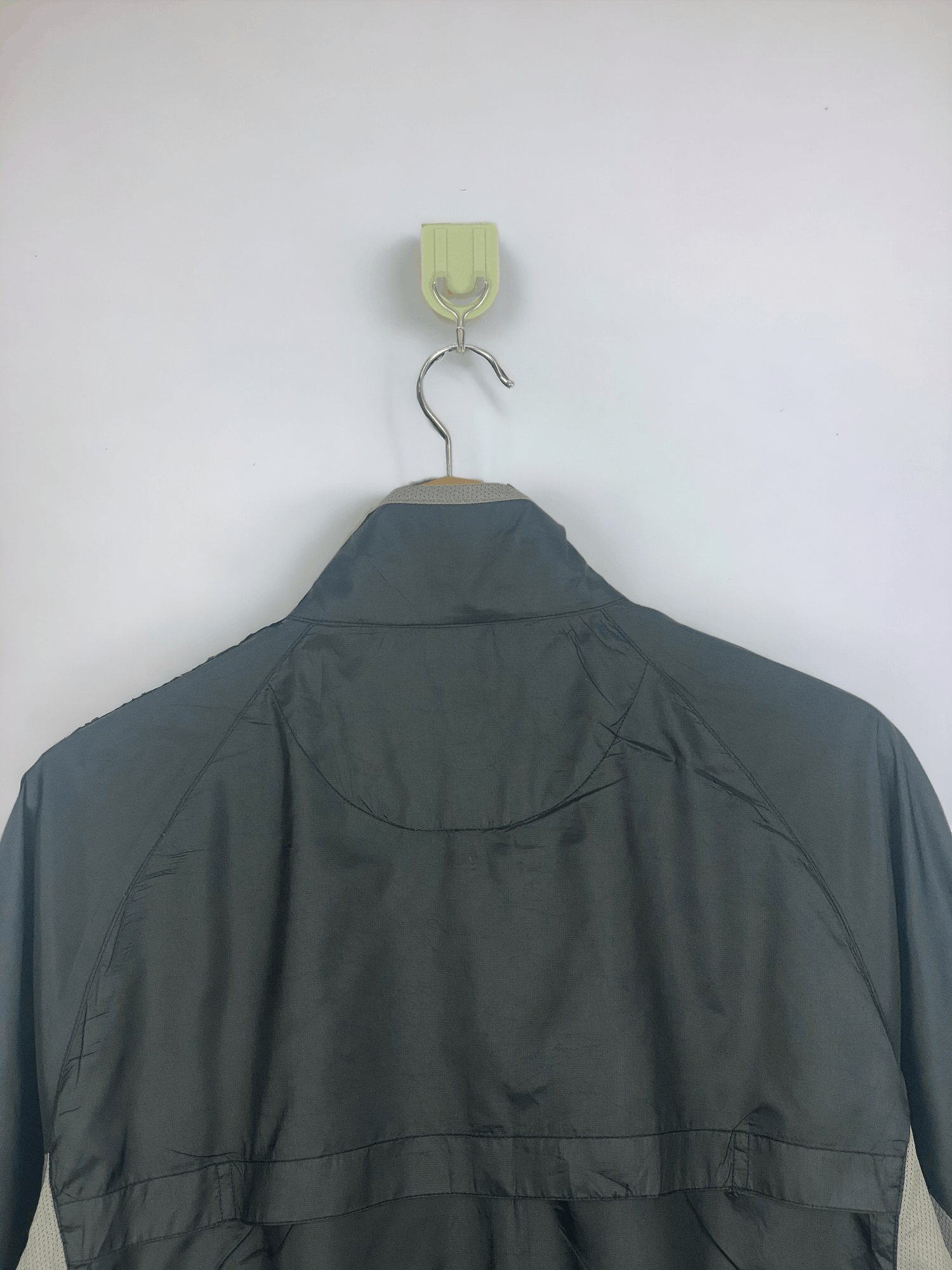 Nike Vintage Nike Golf Short Sleeve Light Jacket AH0070 Size US XL / EU 56 / 4 - 4 Thumbnail