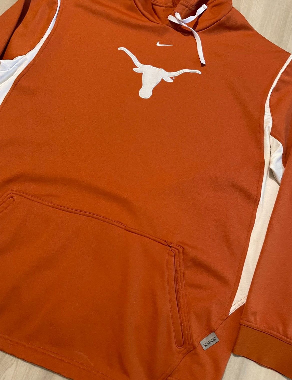 Hypebeast × Nike × Vintage Vintage Nike Center Swoosh Texas Longhorns Hoodie Mens 2XL Size US XXL / EU 58 / 5 - 2 Thumbnail